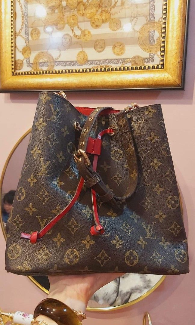 Lv Bucket ❣ Its limited edition (Category: Luxury Bags & Wallets) located in Tagum. Submitted by cathsuesurplus (Listing ID 1227866975, Image 1). Description: Lv Bucket ❣ Its limited edition Rare find Japan bales ukay Selection item.