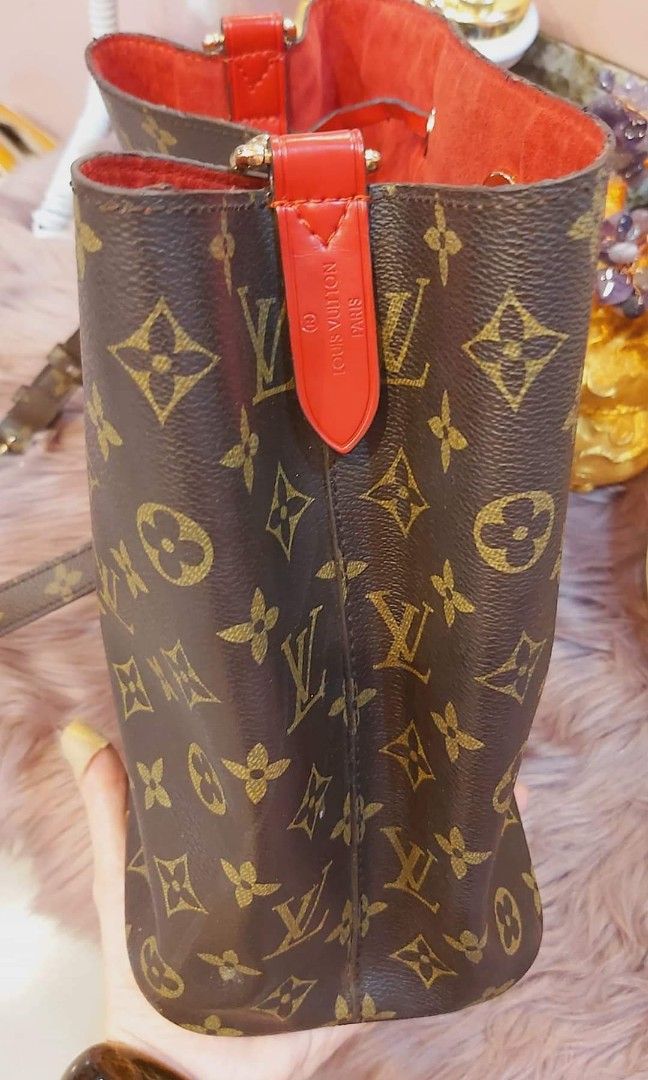 Lv Bucket ❣ Its limited edition (Category: Luxury Bags & Wallets) located in Tagum. Submitted by cathsuesurplus (Listing ID 1227866975, Image 3). Description: Lv Bucket ❣ Its limited edition Rare find Japan bales ukay Selection item.