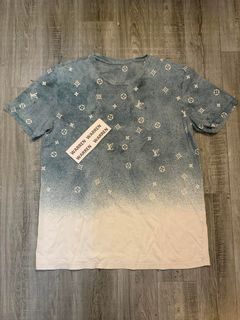 LV LVSE monogram gradient tee, Men's Fashion, Tops & Sets, Tshirts & Polo  Shirts on Carousell