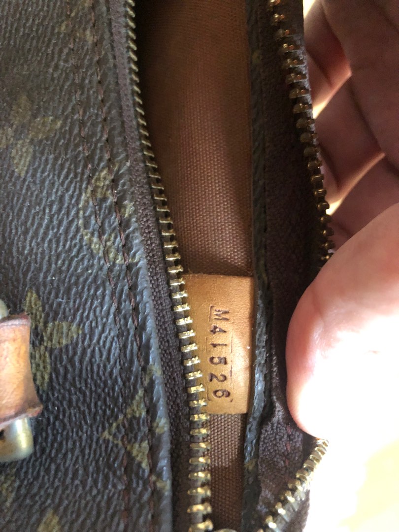 LV speedy 25 with code Luxury Bags Wallets on Carousell