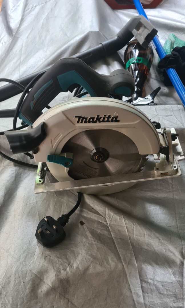 Makita circular saw 185mm 1/4 inch, Furniture  Home Living, Home  Improvement  Organisation, Home Improvement Tools  Accessories on  Carousell