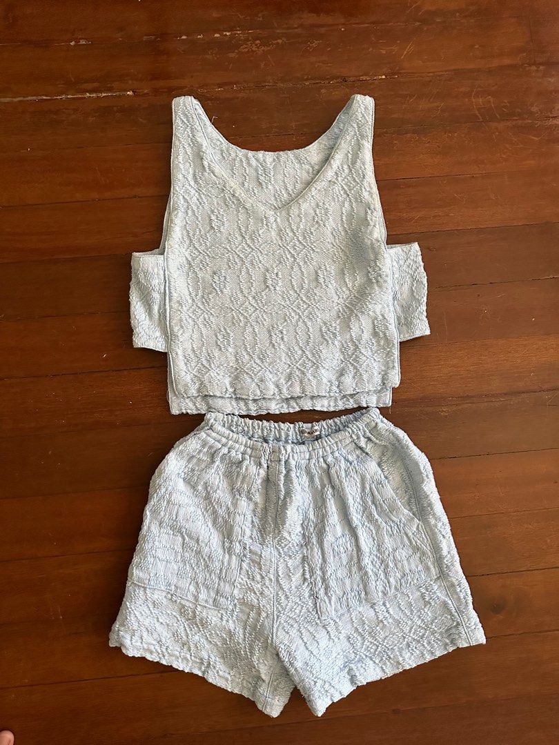 MASABEL Abel light blue coordinates set (Category: Sets or Coordinates) located in Makati City. Submitted by chelsmmm (Listing ID 1227900280, Image 2). Description: Abel coordinates, perfect for lounging at the beach .