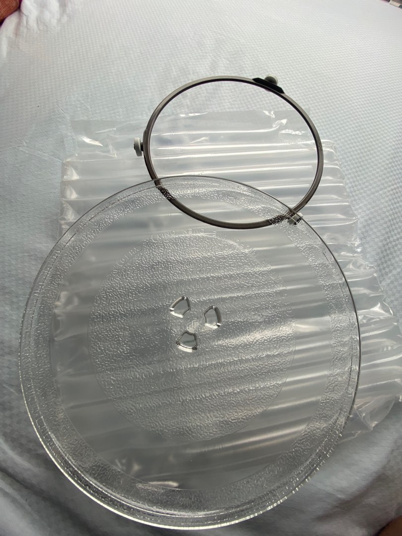 Microwave glass Turning plate, 傢俬＆家居, 廚具和餐具, 其他廚具和餐具 Carousell