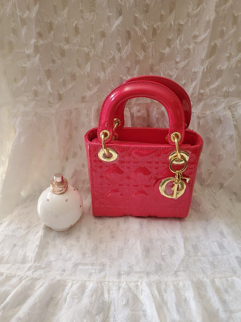 Mini lady dior bag (Category: Luxury Bags & Wallets) located in Sogod. Submitted by silverriver_b6b903 (Listing ID 1227791330, Image 3). Description: .