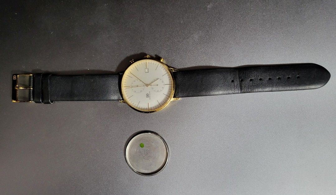 Minimalist Danish Design Gold Chronograph IQ11Q975 Analog Black