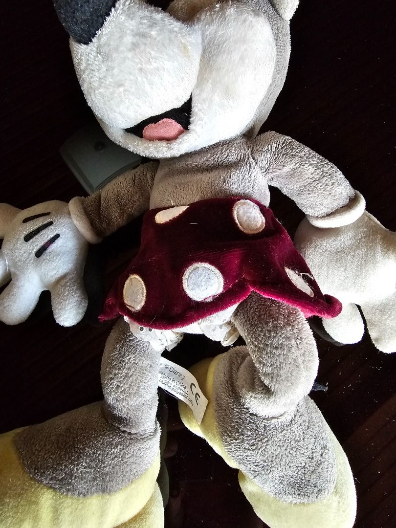 Minnie Mouse Plush Collectible Disney (Category: Plushies & Soft Toys) located in Manila. Submitted by msb888 (Listing ID 1227787758, Image 3). Description: May need some washing 09178178299 Minnie Mouse Plush Stuffed Toy Disney Collectible 150.