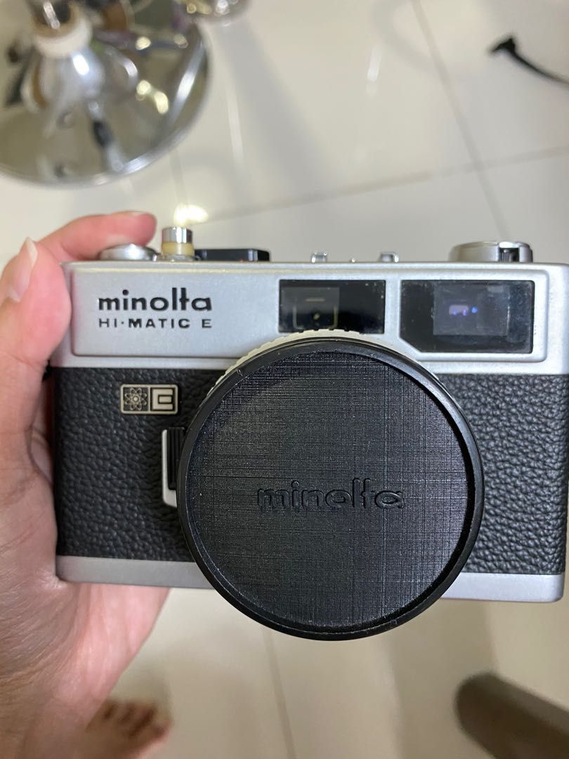 Minolta Hi-Matic E (Category: Cameras) located in Del Monte. Submitted by ondarokate (Listing ID 1227831303, Image 1). Description: Bought from an IG shop in 2020. Haven’t used since I bought it naka tago lang the whole time. RFS: Not knowledgeable enough to fully utilize this film cam. Also, hindi gumagana new batteries since masyado maliit sa paglalagyan. Pero yung batteries that it came with still works. Inclusions: strap and pouch.