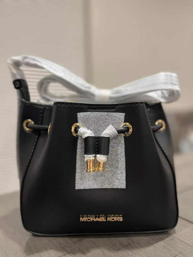 MK Phoebe Drawstring Bucket Bag (Category: Cross-body Bags) located in Mabalacat. Submitted by maiyasluxurybagshoppe (Listing ID 1227841503, Image 1). Description: .