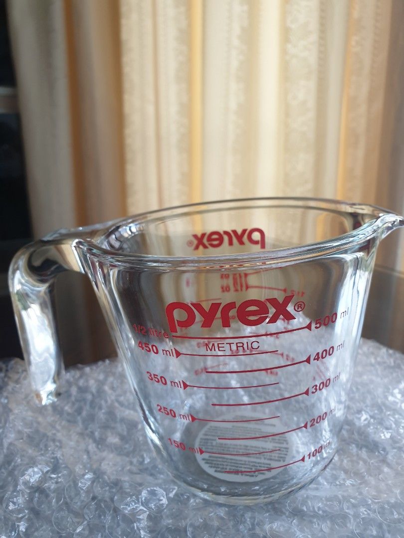 Pyrex (4) 7200 2-Cup Glass Bowls and (4) 7200-PC Sleek Silver Plastic Lids, Clear