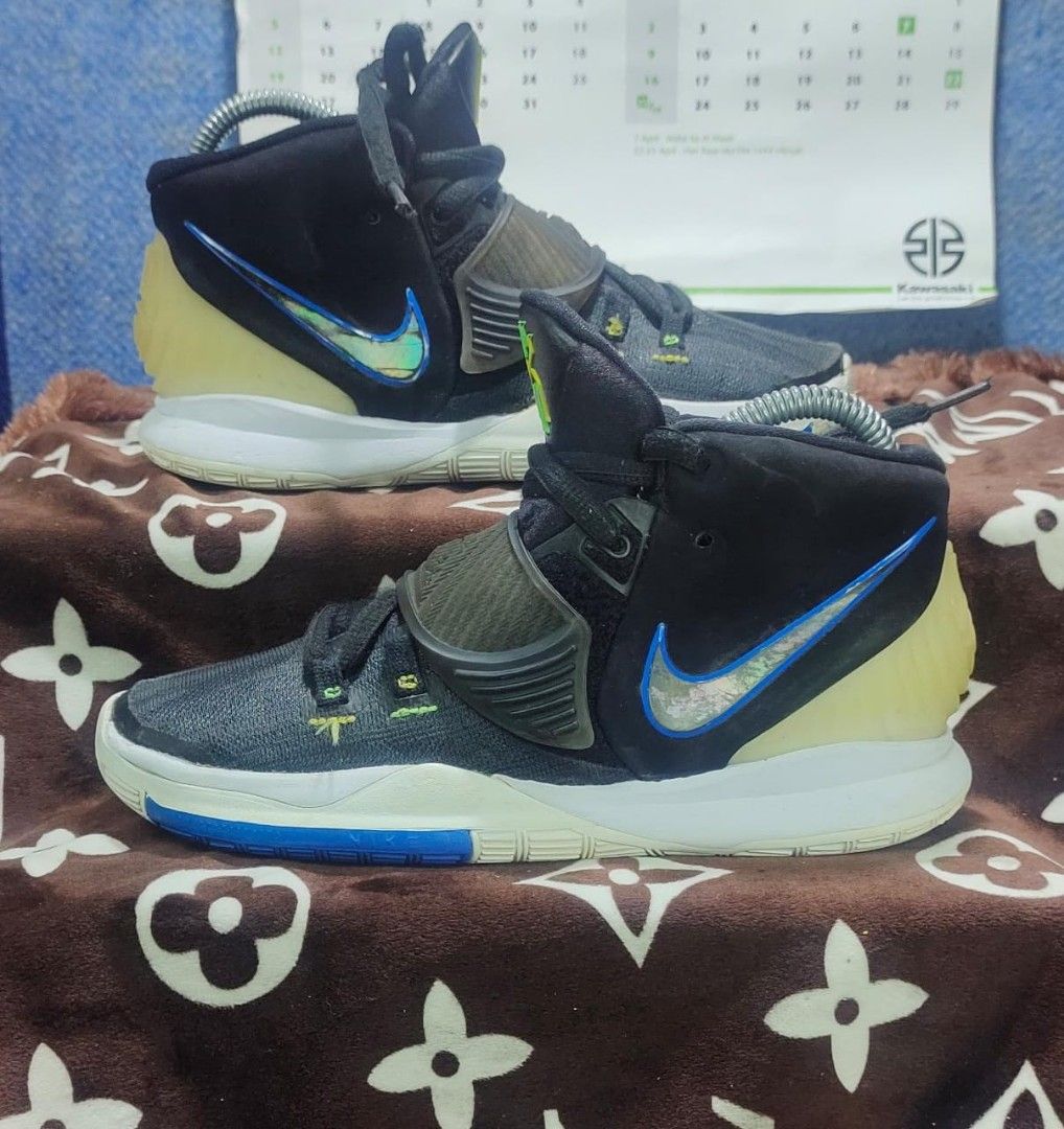 NIKE KYRIE sepatu Superbrands 2ND Prelove branded ada tag size 36 23cm made CHINA Super elegan kokoh dan mewah.N1KEKYRIE lho sepatu sultan yang tau