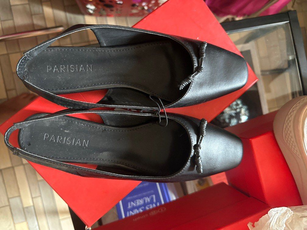 Parisian Flat close shoes Women s Fashion Footwear Flats