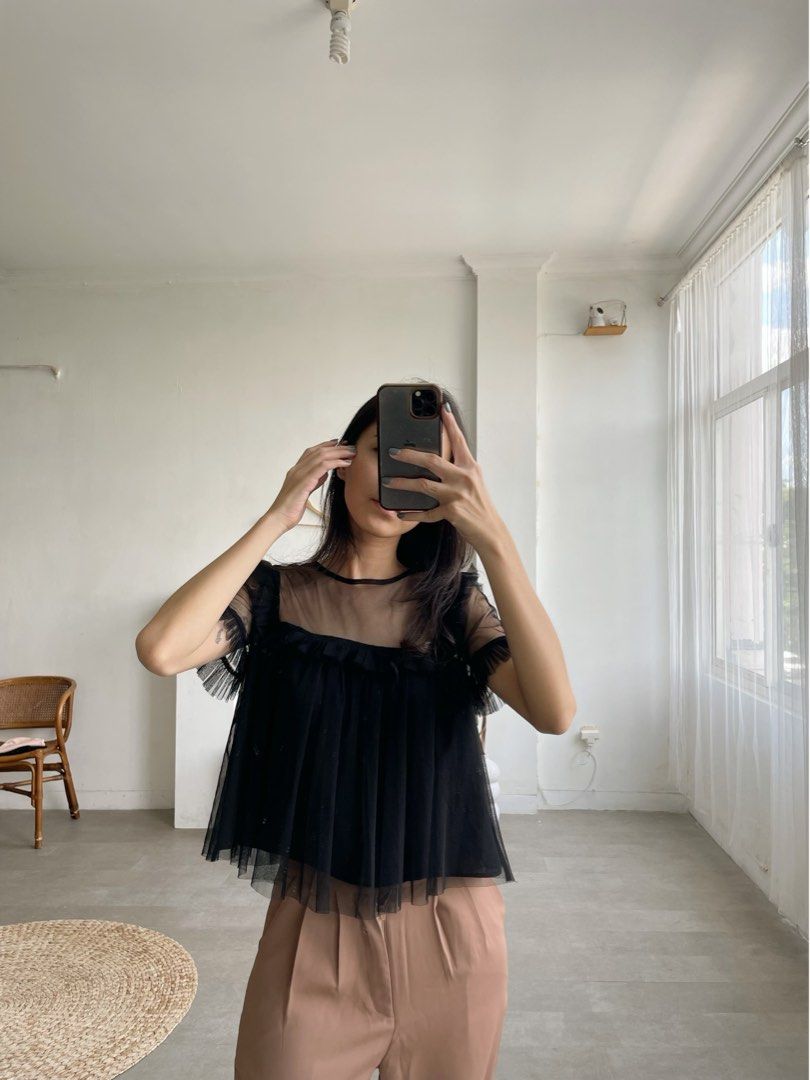 Pomelo Black Top, Fesyen Wanita, Pakaian Wanita, Atasan di Carousell