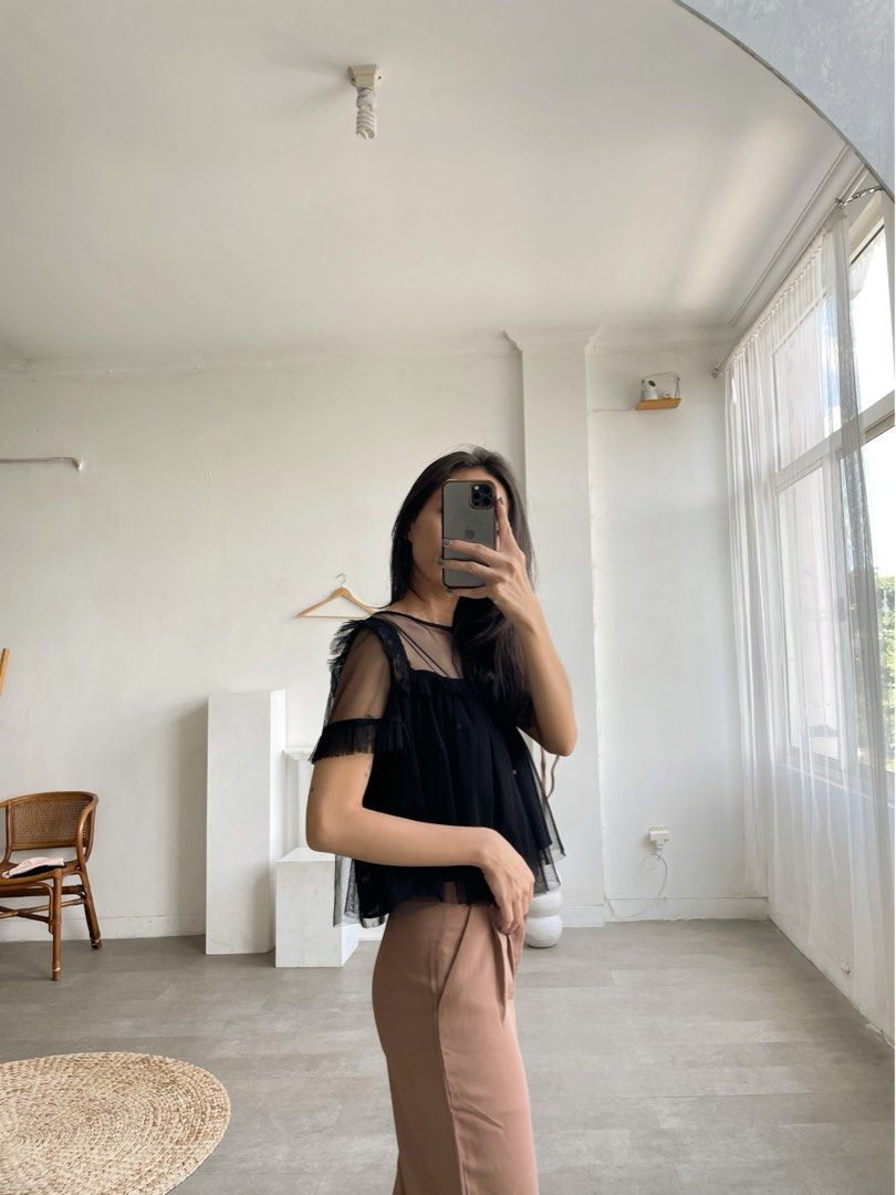 Pomelo Black Top, Fesyen Wanita, Pakaian Wanita, Atasan di Carousell