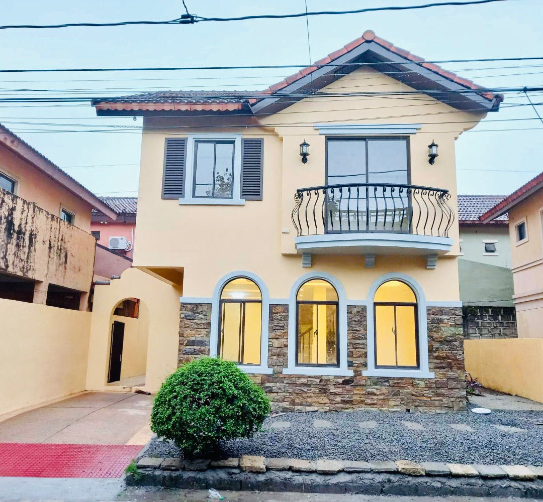Ponticelli Gardens 1 Molino 3 Bacoor Cavite House for sale, Property