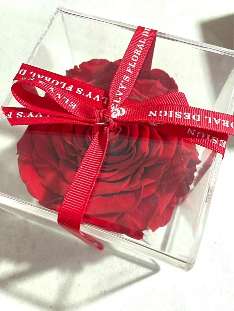 Preserved Rose (Category: Flowers & Bouquets) located in Manila. Submitted by mixnmatchmnl (Listing ID 1227813030, Image 1). Description: From Elvy’s Floral Design P350 only Flaw: bottom of acrylic. Pls see photos.