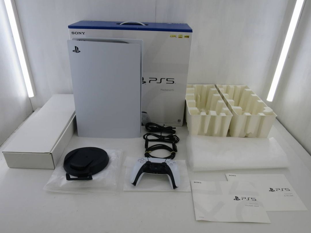 PS5 <CFI-1000A01> 0421 （分類：PlayStation）位於 Hong Kong。 由 letaohk 提交（商品編號 1227815009，圖片 2）。簡介： 商品規格︰ 主體上有螺紋、划痕和污垢。 控制器有划痕和污垢。 底座上有螺紋。缺少一塊防滑橡膠。 【有興趣可私訊或直接網站下單】 http://funbid.hk?id=66600 【更多商品內容可參考日本原始網站】 https://page.auctions.yahoo.co.jp/jp/auction/s1089311265 【更多PS5】 http://funbid.hk?id=66601 註冊首購享回贈 $100！ ✨ 專屬優惠碼 CRSFUNBID ✨ ----------------------------------------------- 官網活動︰ 加入VIP | 推薦好友 | 開箱分享賺回饋金/7-11禮券！ 活動攻略👇🏻 http://funbid.hk?id=64741 ----