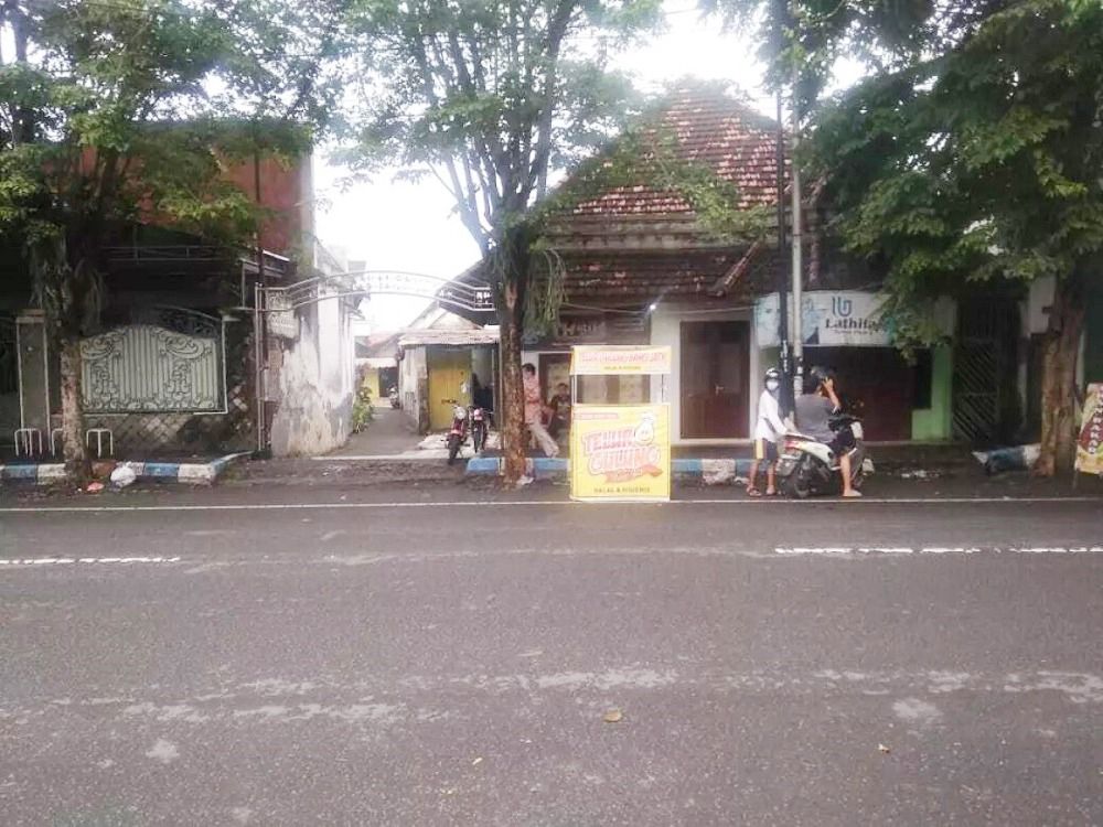 rumah_dijual_hitung_tanah_saja_1682065189_145471b2_progressive