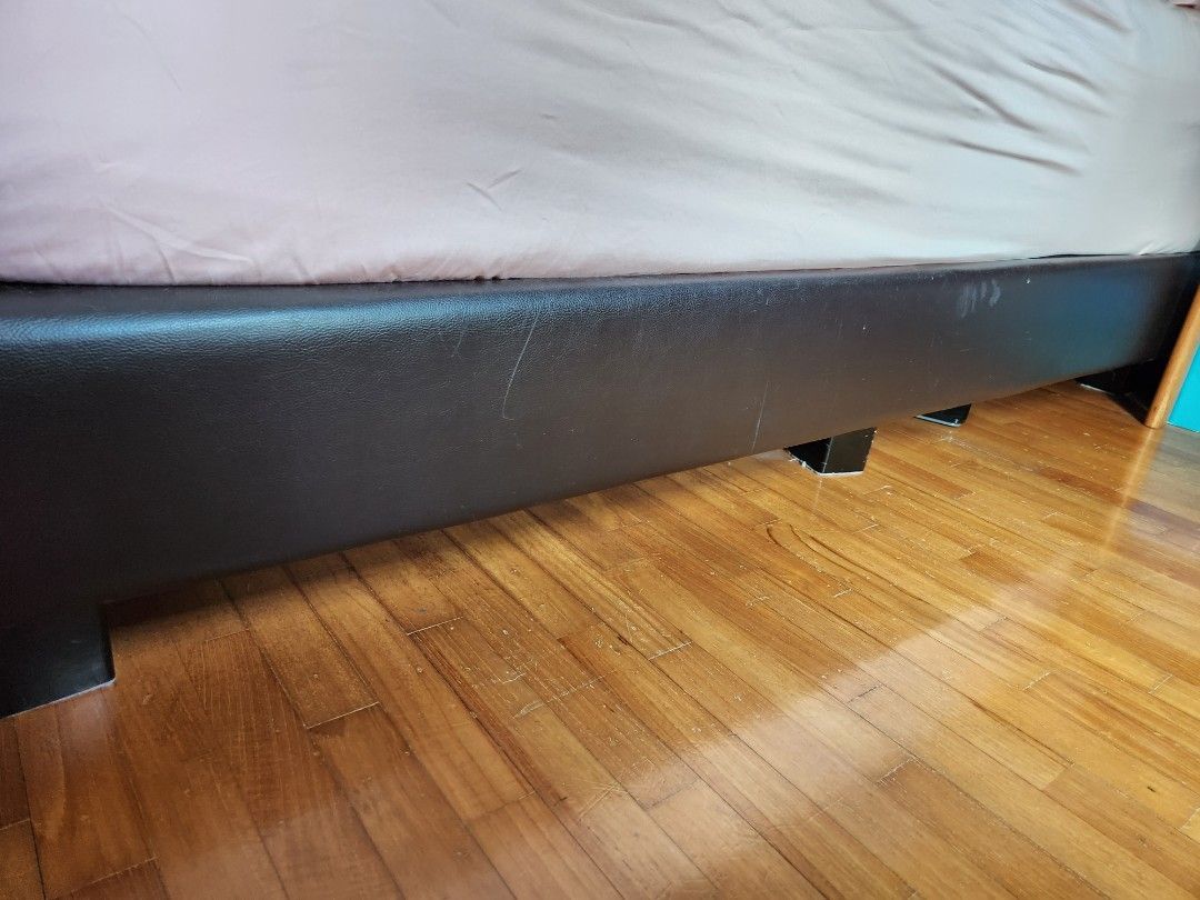 Serta bed frame (king), Furniture & Home Living, Furniture, Bed Frames