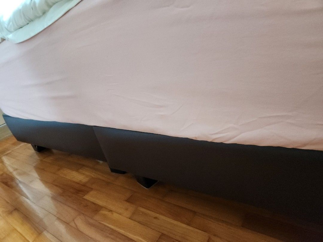 Serta bed frame (king), Furniture & Home Living, Furniture, Bed Frames