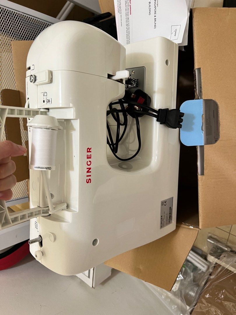 Singer Sewing Machine for Sale in Las Vegas, NV - OfferUp