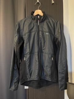 Size M TREK Women’s Polartec Fleece Polyester Zip Jacket in Black and Dark Grey with Bottle Slots