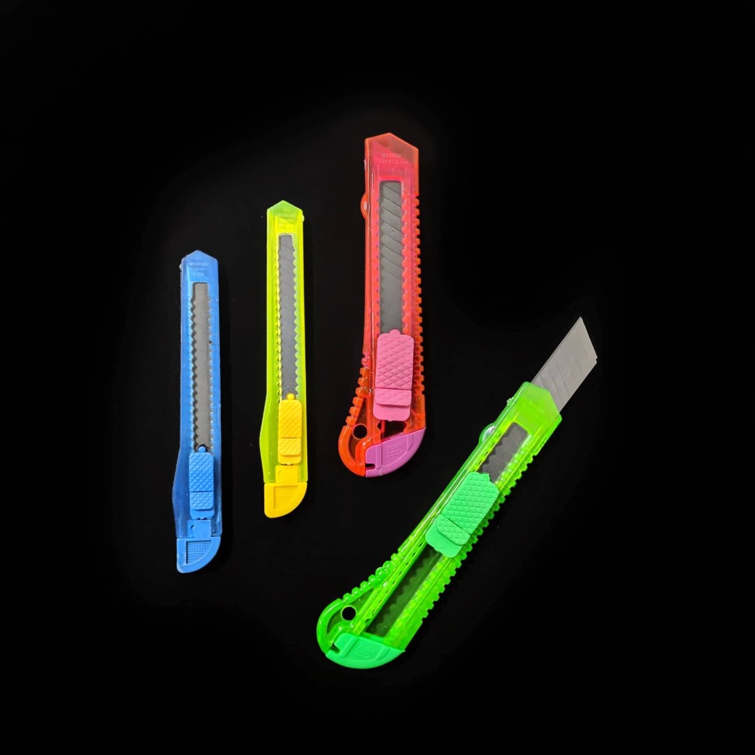 Small Large Retractable Plastic Blade Cutter Arts & Crafts Cutting