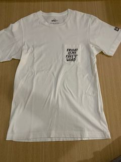 Uniqlo Men’s t-shirt size S