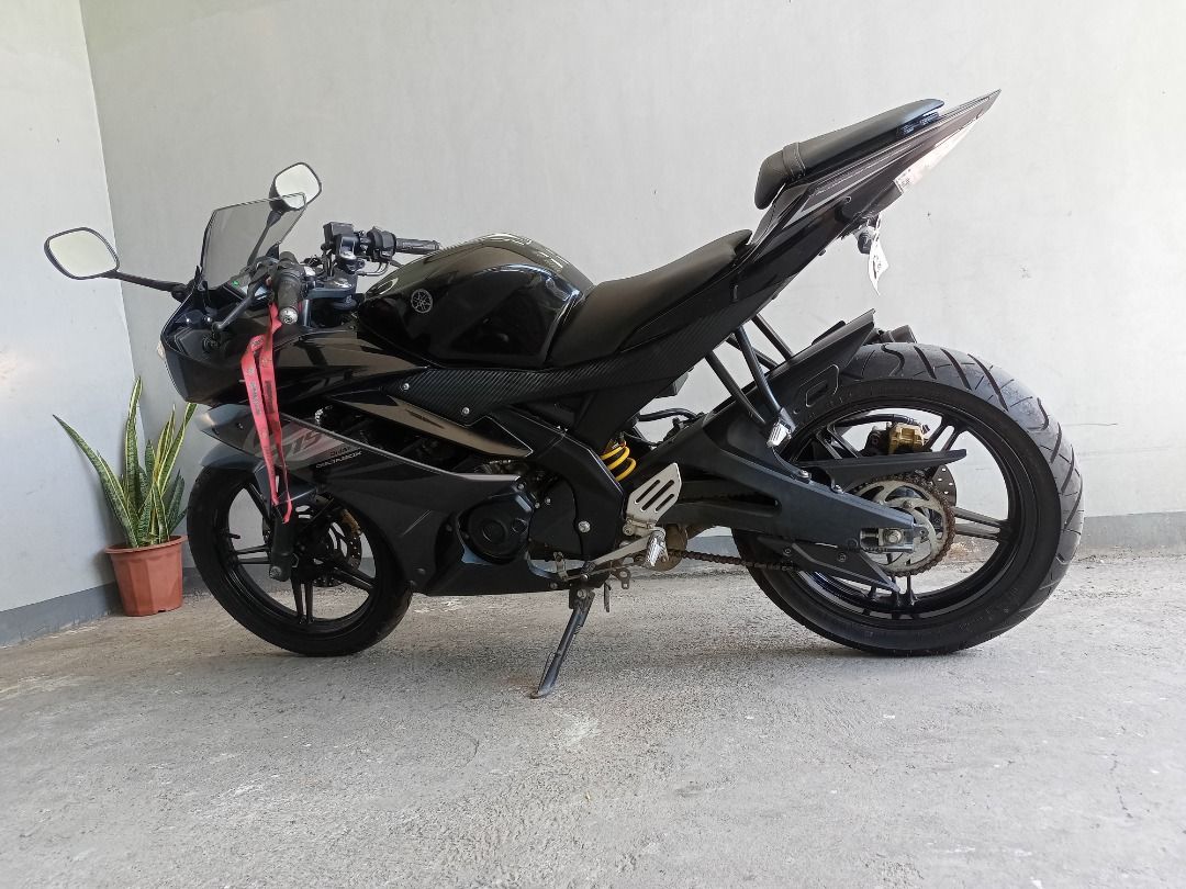 Yamaha r15 V2 on Carousell