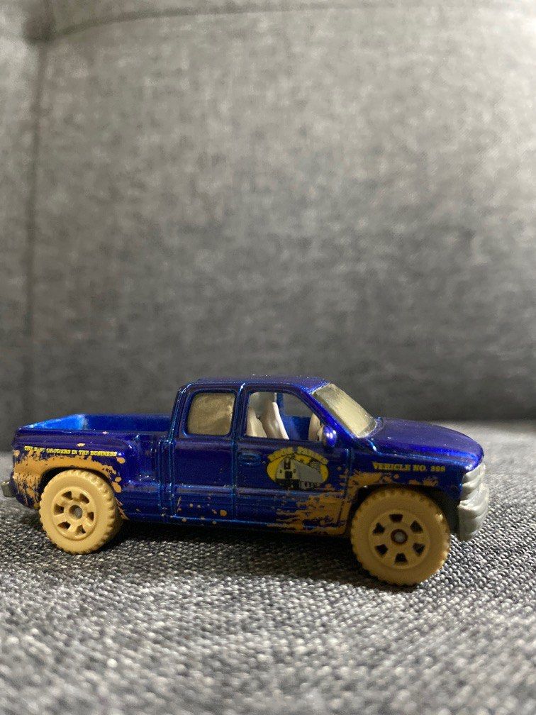 1999 Hot Wheels Chevrolet Silverado (Category: Vehicle & Diecast Models) located in Manila. Submitted by abbie0804 (Listing ID 1227997043, Image 3). Description: .