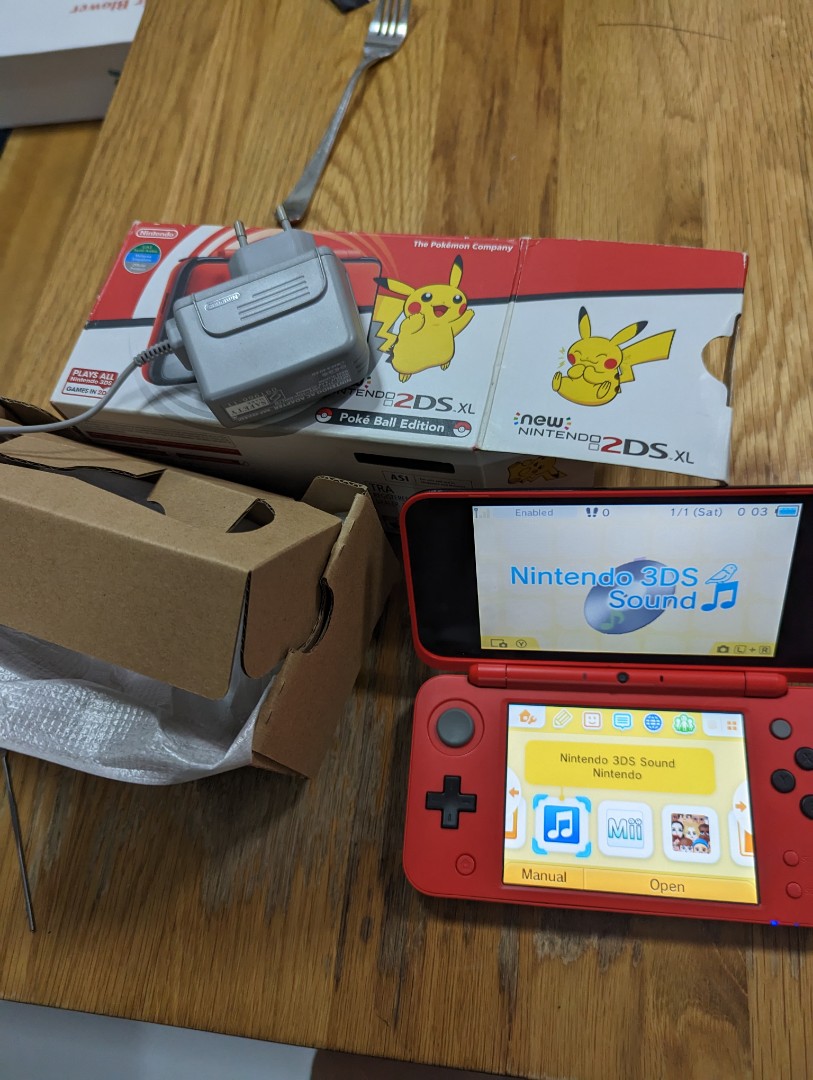 Pokeball, new Nintendo 2DS XL, pokemon Go, nintendo 3ds, fantasy