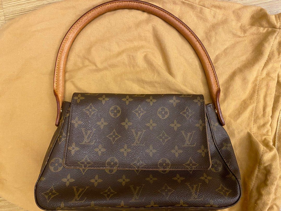 LOUIS VUITTON Monograph Mini Looping M51147 Semi -shoulder bag