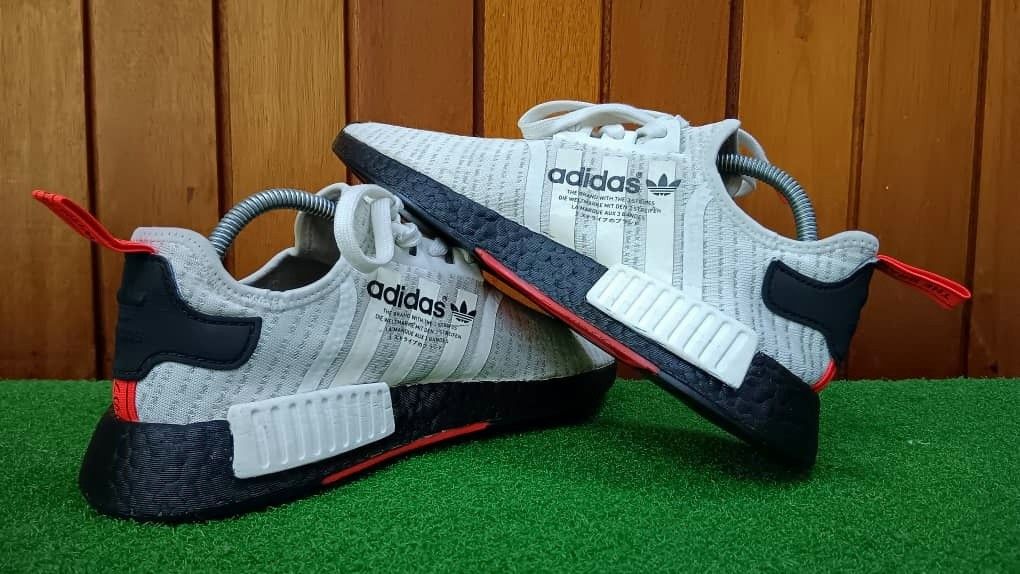 Adidas nmd r1 immagini on sale
