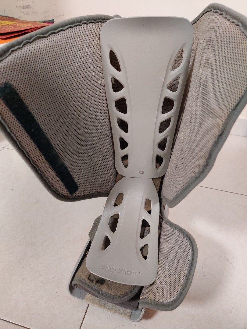Aircast AirSelect Walker Brace/Walking Boot, Health & Nutrition