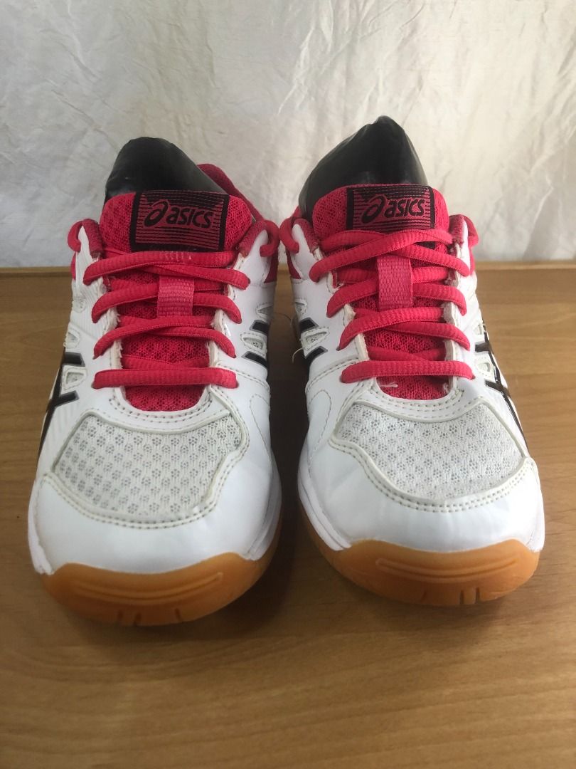 Asics gel rocket store 8 vs upcourt 3