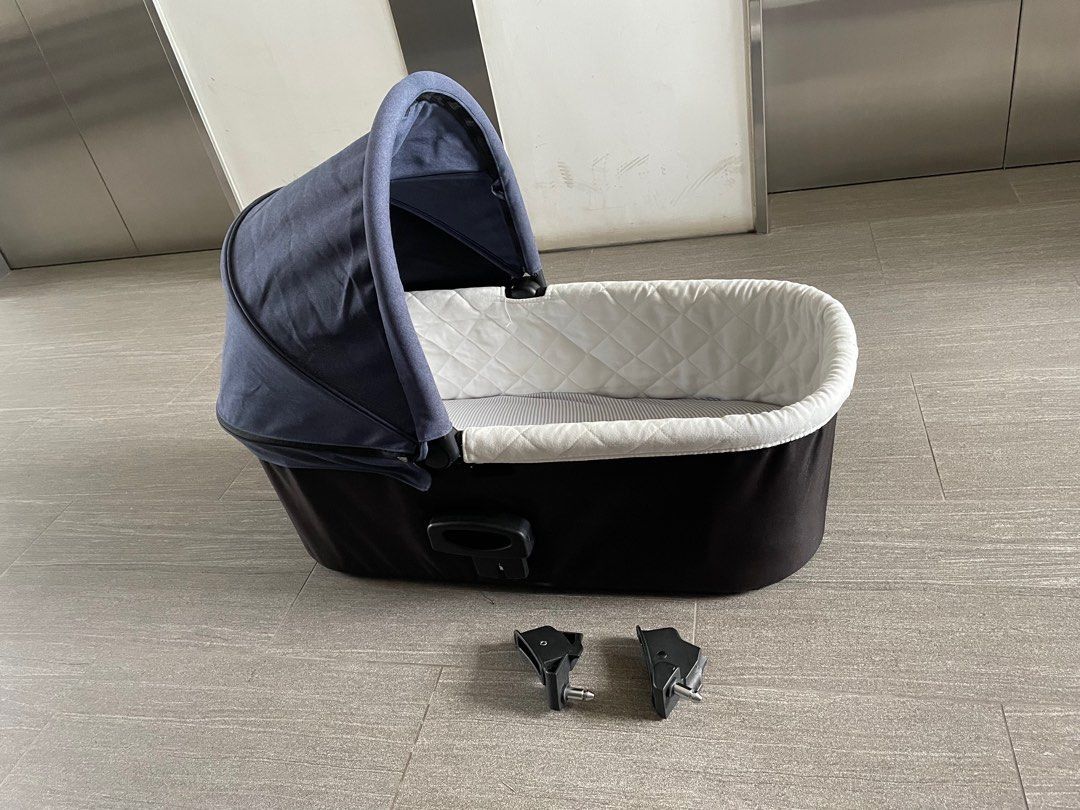 Baby jogger online deluxe bassinet adaptors