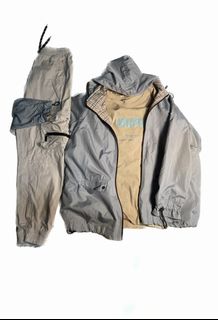 (Category: ) located in . Submitted by 30sthriftstore (Listing ID 1227978347, Image 1). Description: .