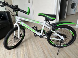 （分類：）位於 。 由 vks49 提交（商品編號 1227928232，圖片 1）。簡介： 。