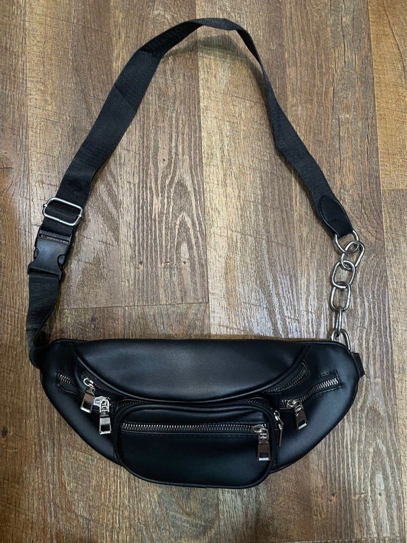 Black chain fanny pack hot sale