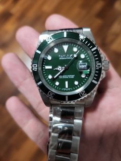 Brand New Diver Style Silver Bracelet Watch with Green Dial and Bezel