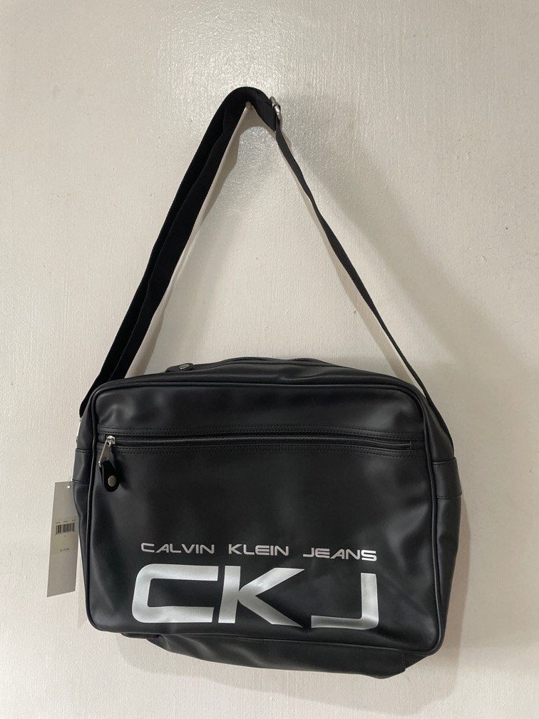 Calvin Klein Messenger Bag, Men's Fashion, Bags, Sling Bags on Carousell