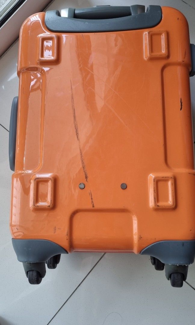 carry on / hang carry luggage, Hobbies & Toys, Travel, Luggage on Carousell