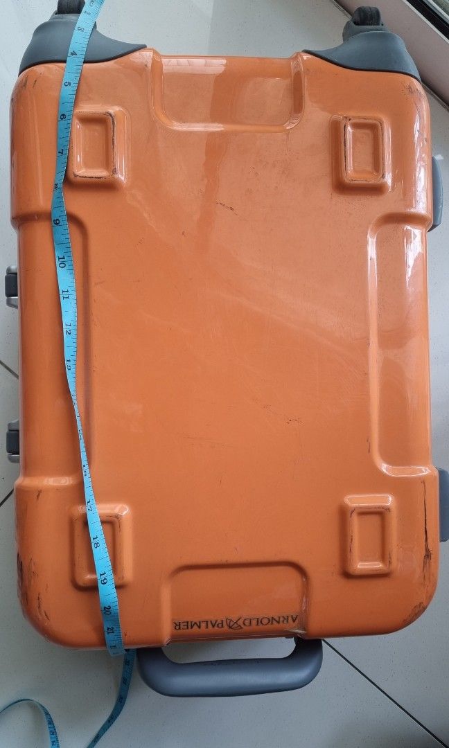 carry on / hang carry luggage, Hobbies & Toys, Travel, Luggage on Carousell