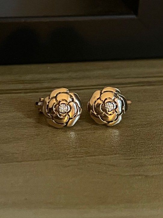 Chanel rose clearance earrings