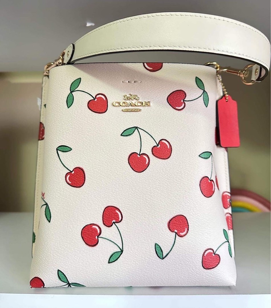 Coach CE611 Mollie Bucket Bag In Signature Canvas With Heart Cherry Print  NWT