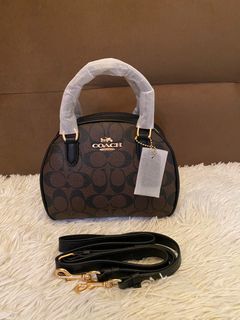 (Category: ) located in . Submitted by yhn_boutique (Listing ID 1227903509, Image 1). Description: .