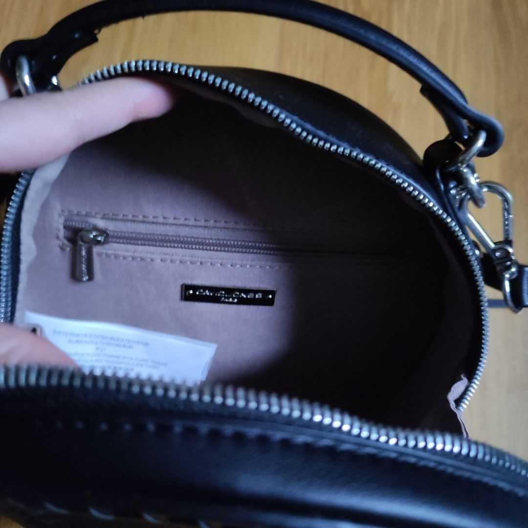 David Jones Round Crossbody Bag (Black), Women's Fashion, Bags