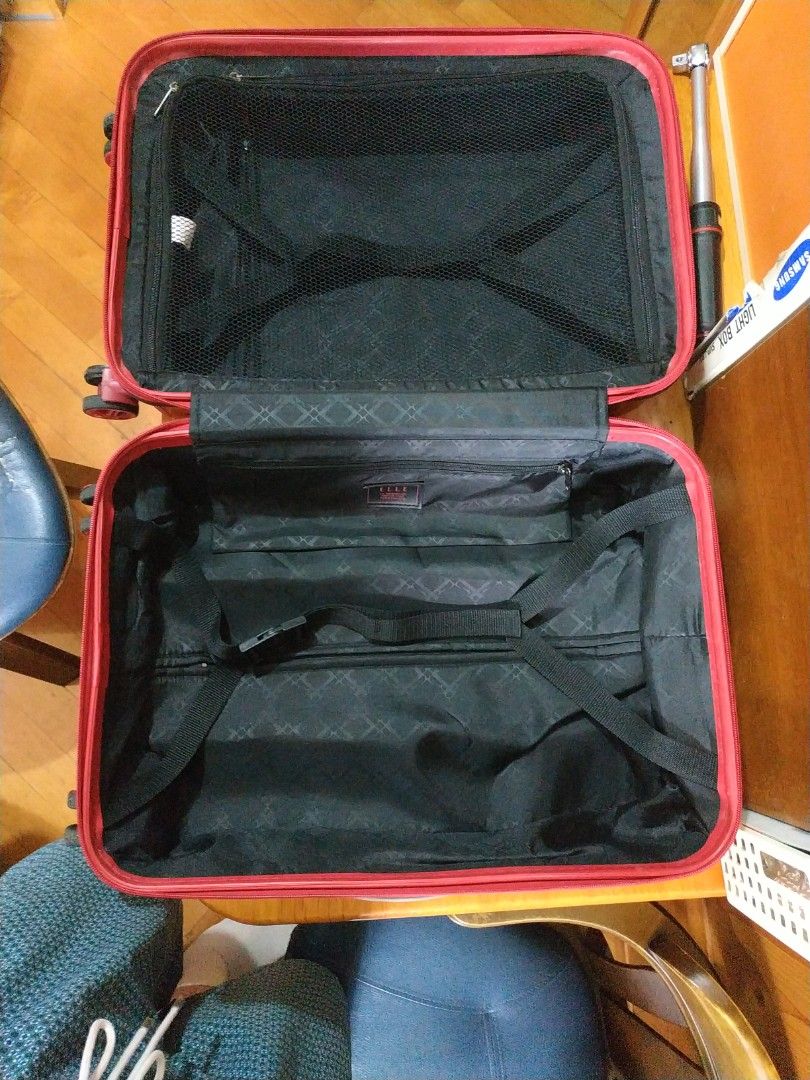 ELLE Luggage 22 inches, 興趣及遊戲, 旅行, 旅遊 行李箱 Carousell
