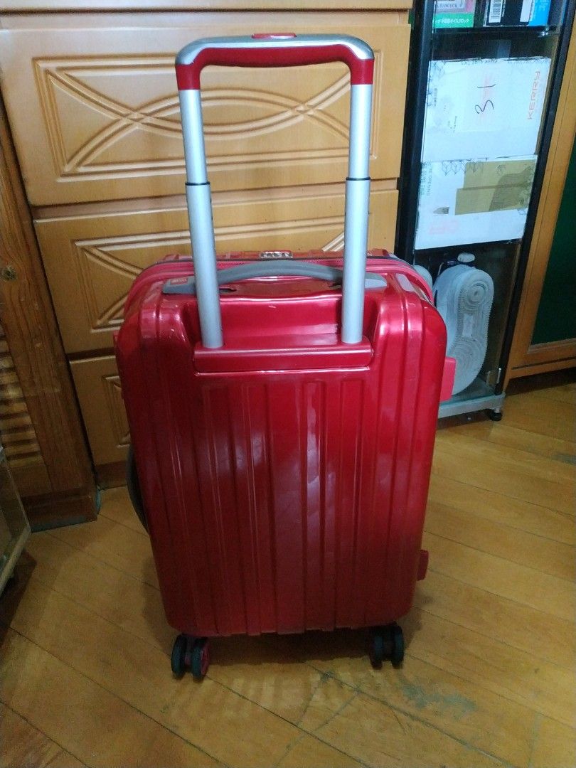 ELLE Luggage 22 inches, 興趣及遊戲, 旅行, 旅遊 行李箱 Carousell