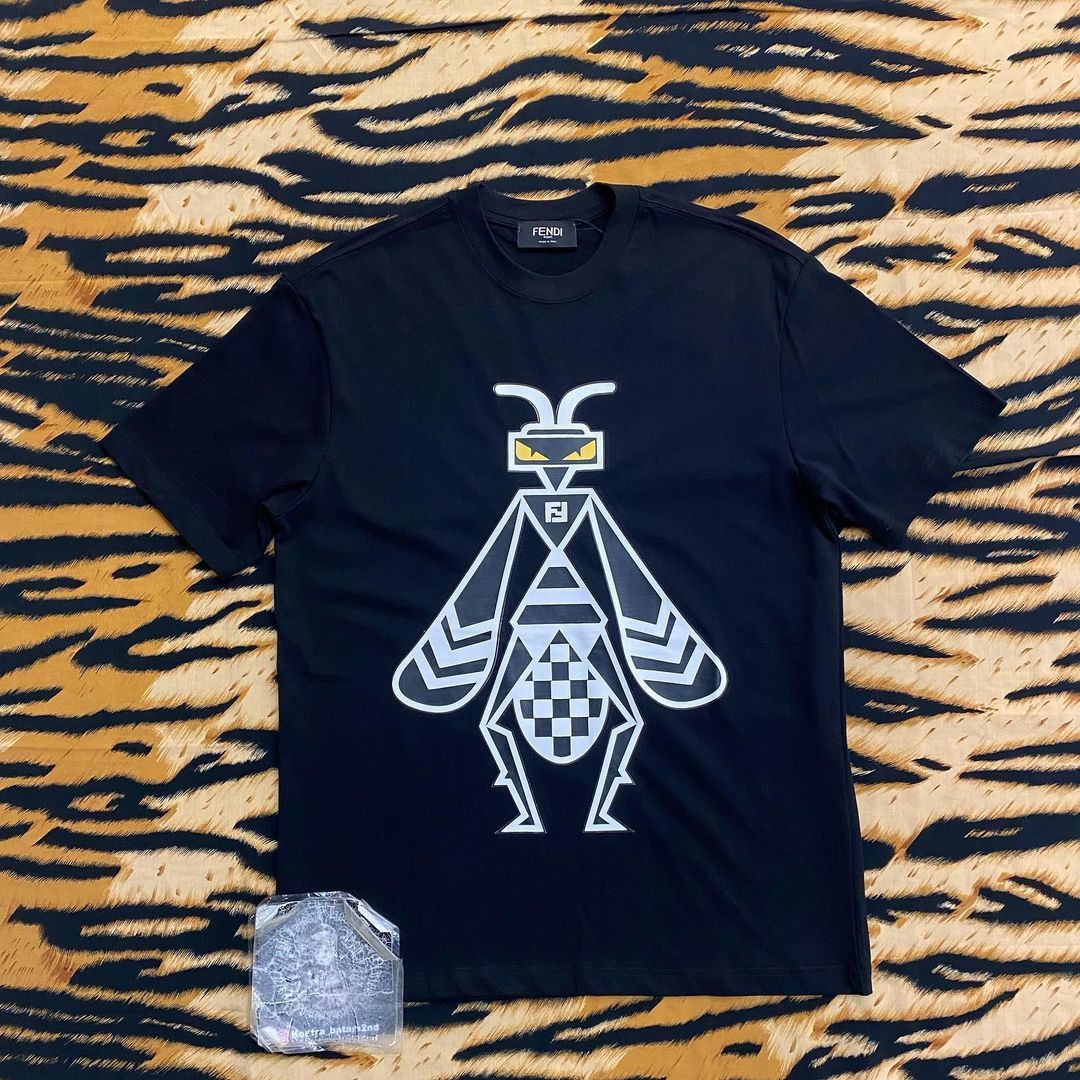 Fendi bee sale t shirt