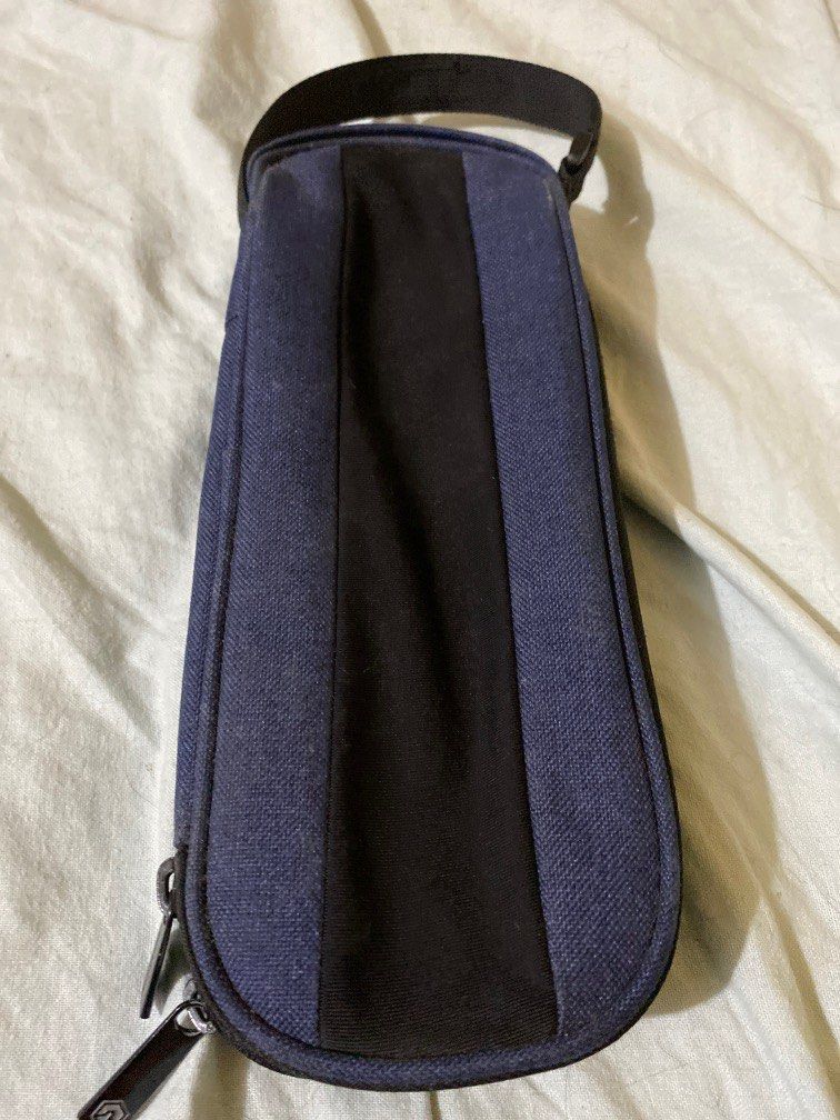 Gear Guard tech pouch (Category: Belt bags, Clutches and Pouches) located in Hinigaran. Submitted by spebbit (Listing ID 1228050365, Image 1). Description: Gear guard tech pouch for sale. Can fit a lot from chargers, Anker 20000mah powerbank, to a lot of cables. It has a lot of compartments. No issues. Zippers are smooth. .